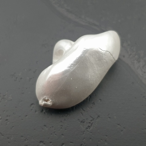 Seashell Nugget with Hole 23x12 mm no 49