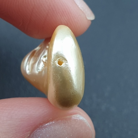 Seashell bryłka z dziurką 23x16 mm nr 188