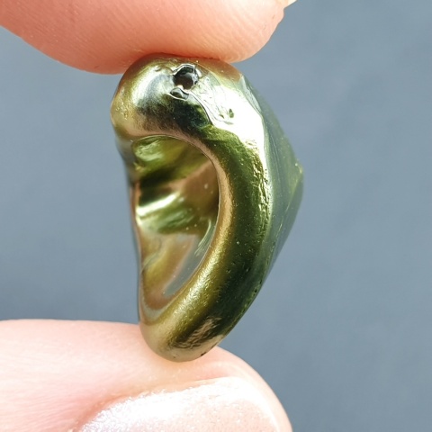 Seashell Nugget with Hole 23x18 mm no 108