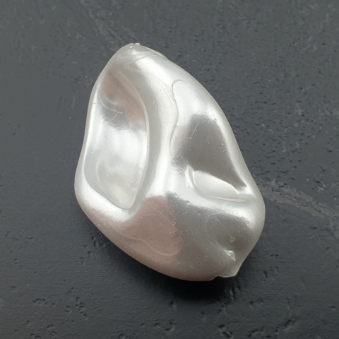 Seashell bryłka z dziurką 24x16 mm nr 18