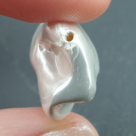 Seashell bryłka z dziurką 24x19 mm nr 83