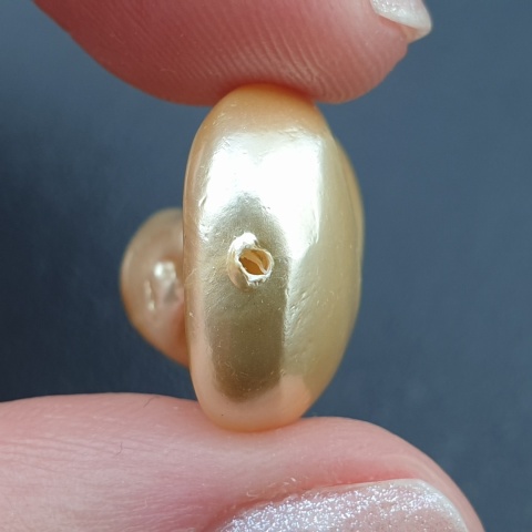 Seashell bryłka z dziurką 25x16 mm nr 186