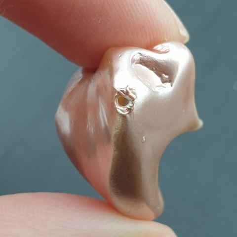 Seashell bryłka z dziurką 25x19 mm nr 134