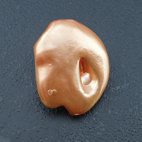 Seashell Nugget with Hole 25x19 mm no 168