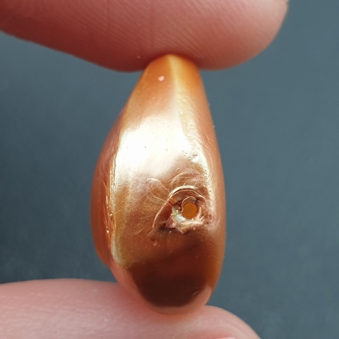 Seashell Nugget with Hole 25x19 mm no 168