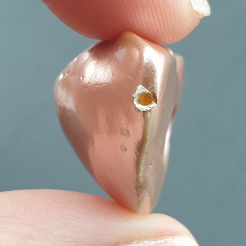 Seashell bryłka z dziurką 26x18 mm nr 135