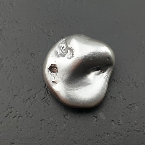 Seashell bryłka z dziurką 13x13 mm nr 306