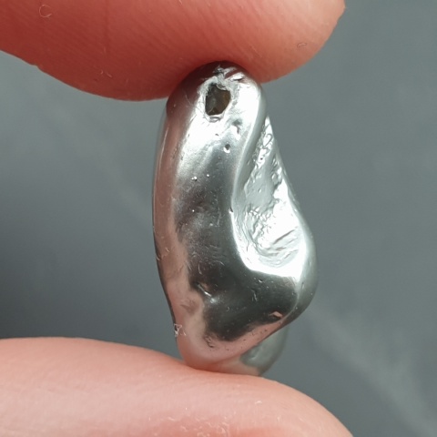 Seashell Nugget with Hole 18x14 mm no 291