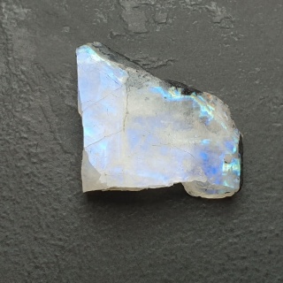 Kamień księżycowy kawałek polerowany 24x21 mm nr 416