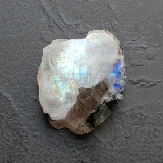 Kamień księżycowy kawałek polerowany 27x22 mm nr 442