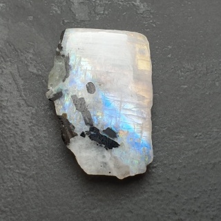 Kamień księżycowy kawałek polerowany 30x21 mm nr 418