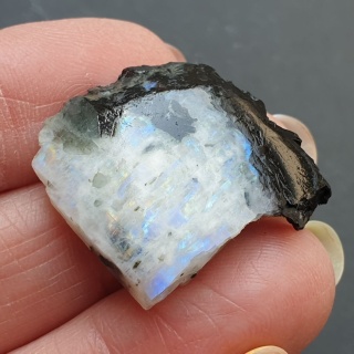 Kamień księżycowy kawałek polerowany 30x23 mm nr 430
