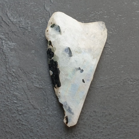 Kamień księżycowy kawałek polerowany 36x20 mm nr 432