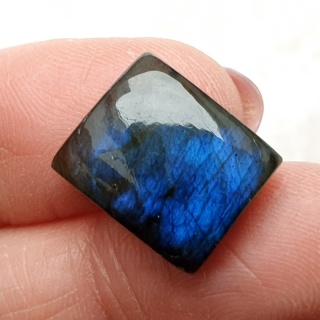 Labradoryt kaboszon 15x13 mm nr B830
