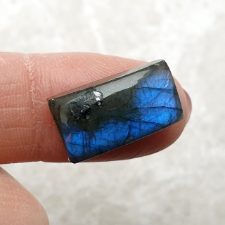 Labradoryt kaboszon 18x10 mm nr B842