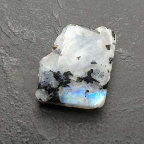 Moonstone Polished Nugget 21x18 mm no 465