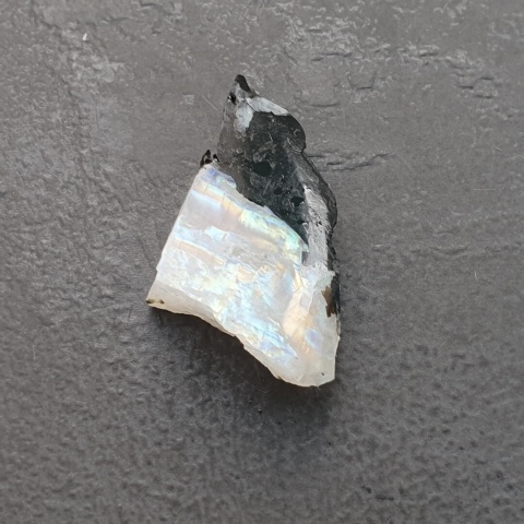 Moonstone Polished Nugget 25x14 mm no 485