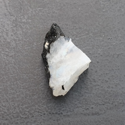 Moonstone Polished Nugget 25x14 mm no 485