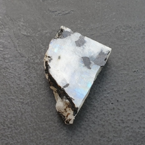 Moonstone Polished Nugget 25x18 mm no 495