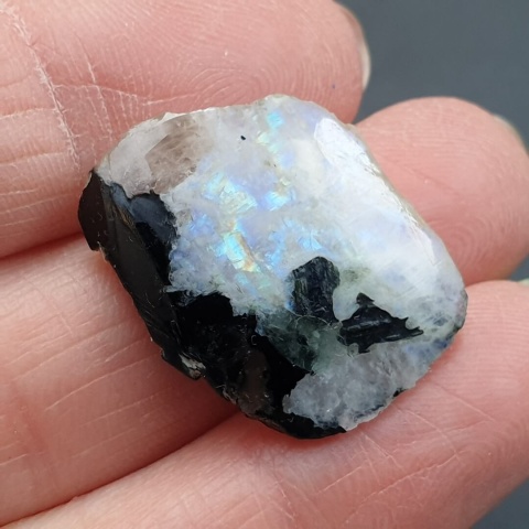 Moonstone Polished Nugget 25x19 mm no 503