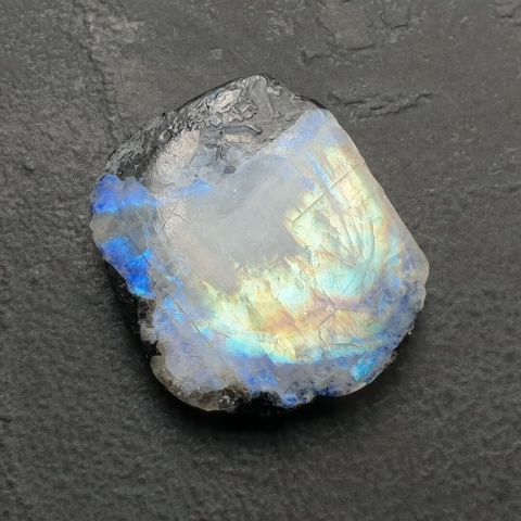 Moonstone Polished Nugget 25x21 mm no 466