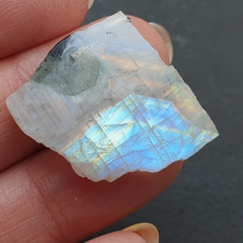 Moonstone Polished Nugget 25x22 mm no 456