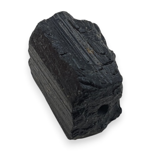 Czarny turmalin bryłka z dziurką 13x12 mm nr 363