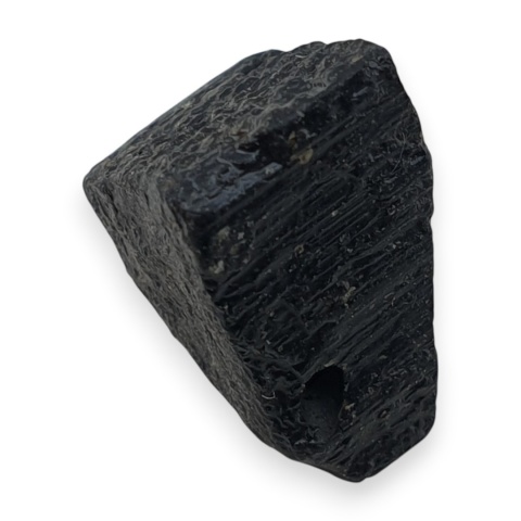 Czarny turmalin bryłka z dziurką 14x14 mm nr 316