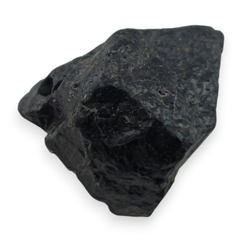 Czarny turmalin bryłka z dziurką 15x12 mm nr 371