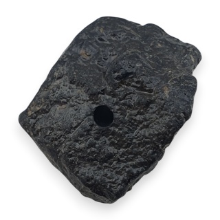 Czarny turmalin bryłka z dziurką 15x14 mm nr 299