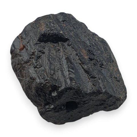 Czarny turmalin bryłka z dziurką 16x13 mm nr 355