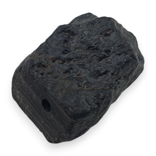 Czarny turmalin bryłka z dziurką 18x12 mm nr 304