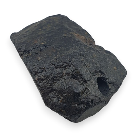 Czarny turmalin bryłka z dziurką 18x13 mm nr 296