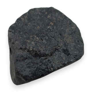 Czarny turmalin bryłka z dziurką 18x14 mm nr 318
