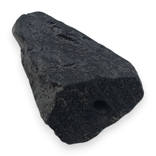 Czarny turmalin bryłka z dziurką 20x15 mm nr 294