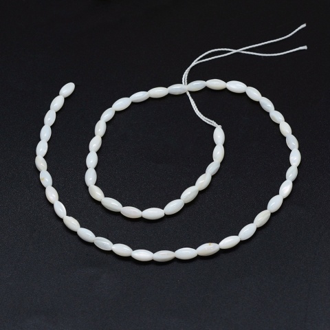 Oval shell bead 7.5-8 mm white string