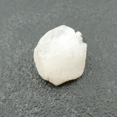 Kamień księżycowy bryłka z dziurką 14x12 mm nr 18