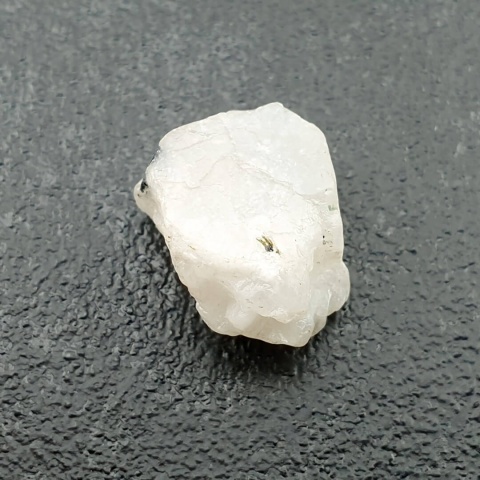 Kamień księżycowy bryłka z dziurką 16x12 mm nr 25