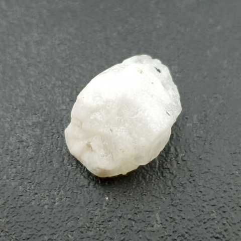 Kamień księżycowy bryłka z dziurką 17x12 mm nr 21