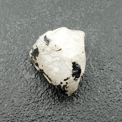 Kamień księżycowy bryłka z dziurką 17x13 mm nr 19