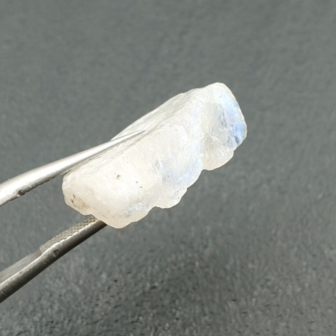 Kamień księżycowy bryłka z dziurką 17x14 mm nr 15