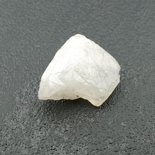 Kamień księżycowy bryłka z dziurką 18x14 mm nr 13