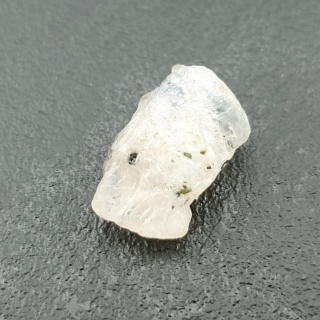 Kamień księżycowy bryłka z dziurką 19x12 mm nr 14