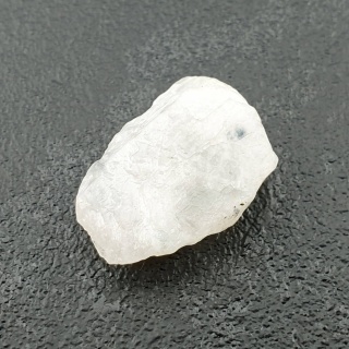 Kamień księżycowy bryłka z dziurką 19x14 mm nr 11