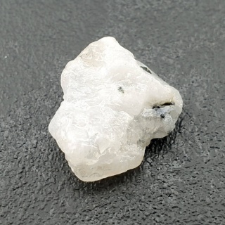Kamień księżycowy bryłka z dziurką 19x16 mm nr 9