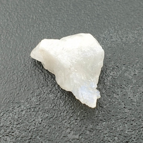 Kamień księżycowy bryłka z dziurką 21x14 mm nr 1