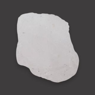 Kwarc różowy bryłka z dziurką 13x11 mm nr 157