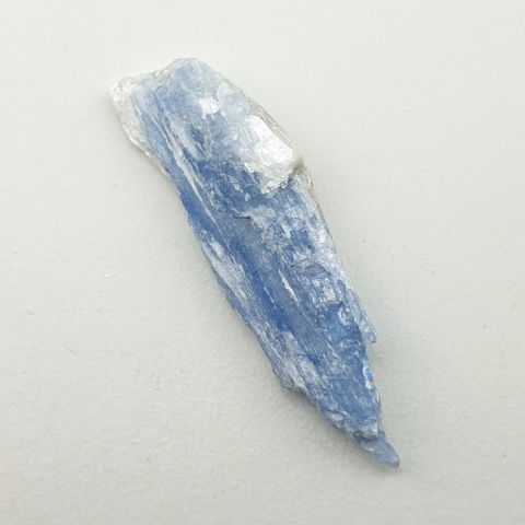 Raw kyanite 32x9 mm no 442