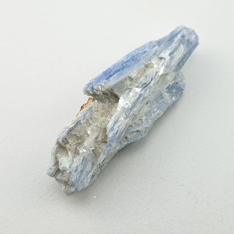 Raw kyanite 33x12 mm no 421