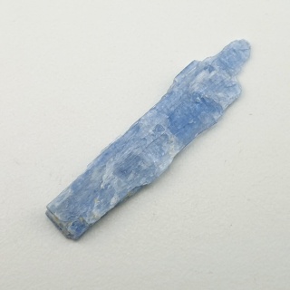 Kyanit surowy 35x7 mm nr 426